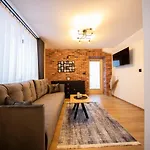 公寓 Warsztat Sauna&jacuzzi 波罗宁