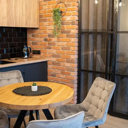 Warsztat Apartamenty Stare Izby * Poronin