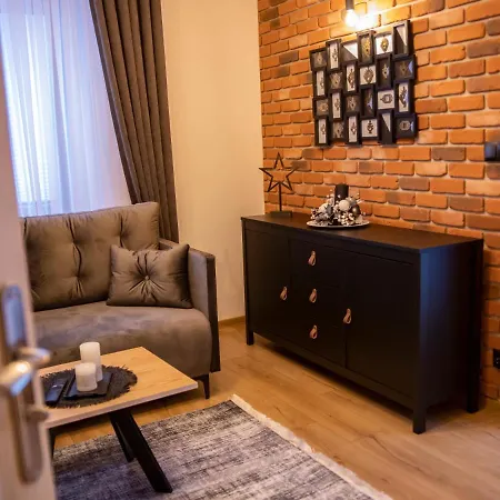 Warsztat Apartamenty Stare Izby * Poronin