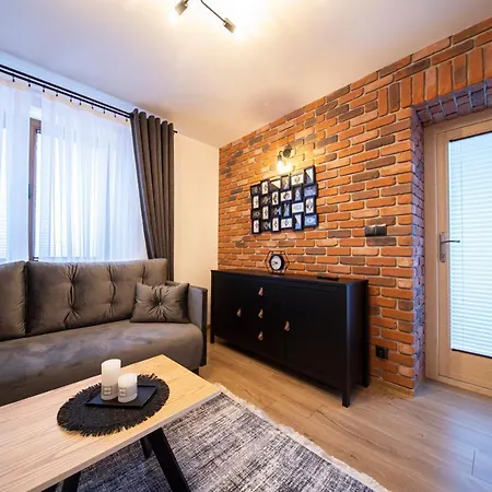 Warsztat Apartamenty Stare Izby * Poronin