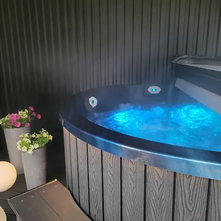 Warsztat Sauna&Jacuzzi Апартаменты